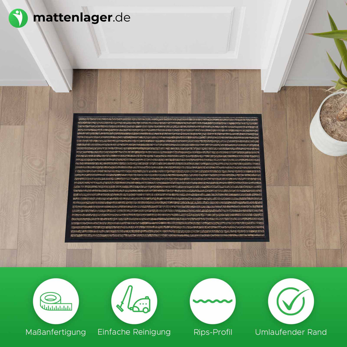 Schmutzfangmatte Raya in Anwendung innen vor weißer Tür auf Parkettboden