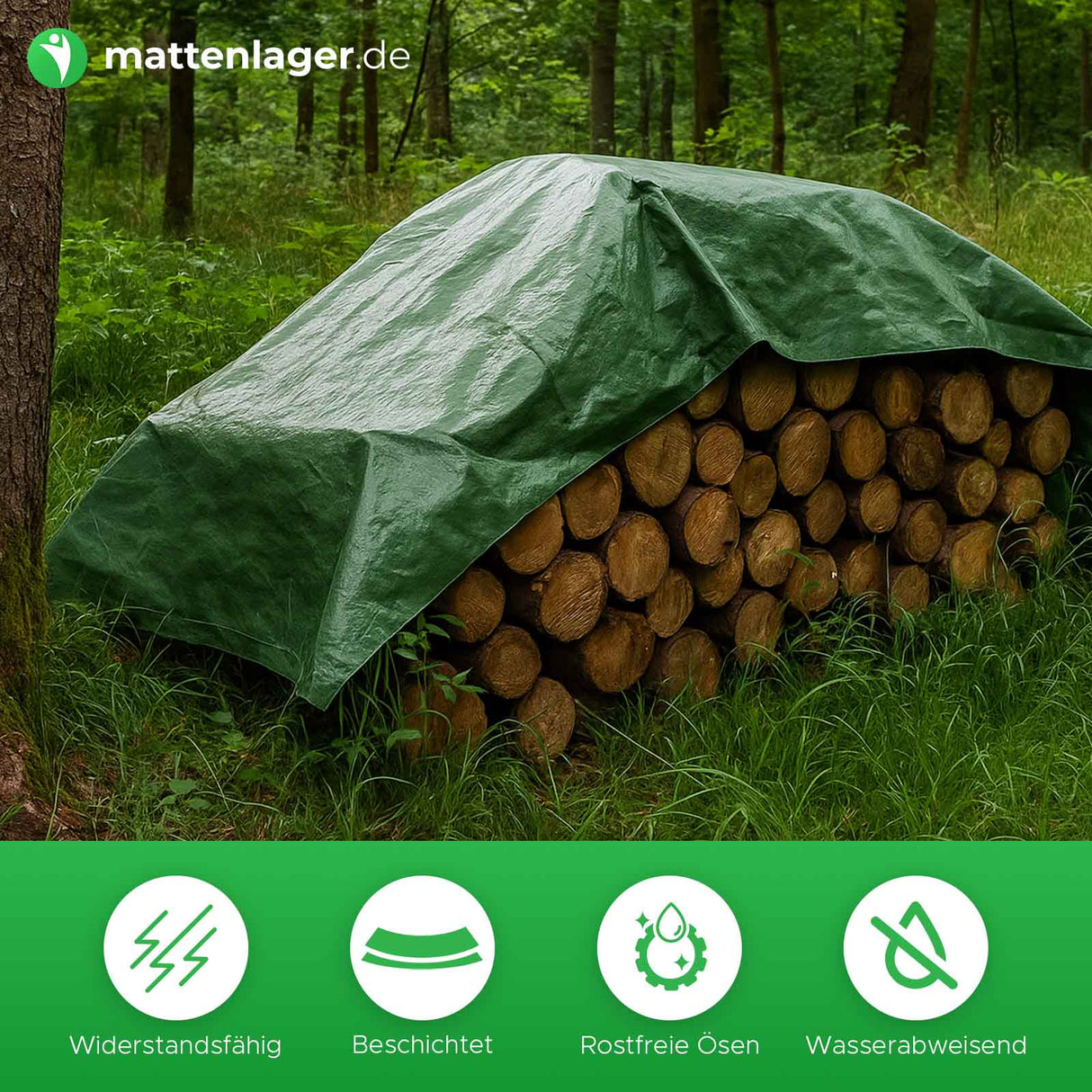 Abdeckplane Super in Anwendung. Plane deckt Holzstämme im Wald ab