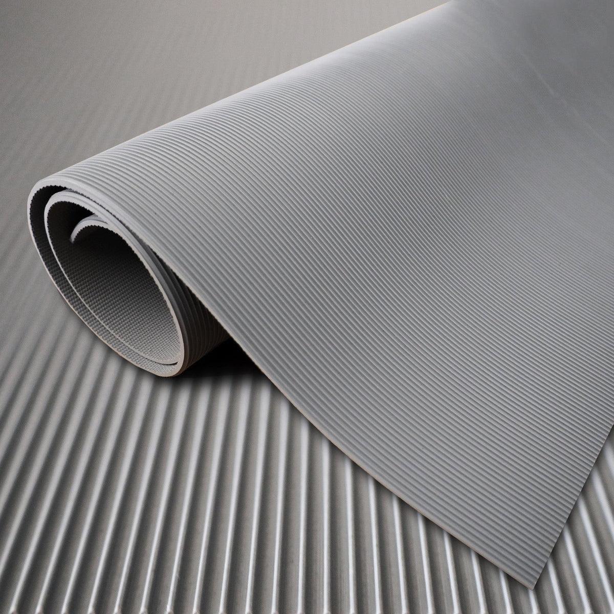 SBR Gummimatte - VOLTA - Isoliermatte - 4,5 mm Stärke Länge: 100cm x Breite: 100cm [ID:1788847207170]