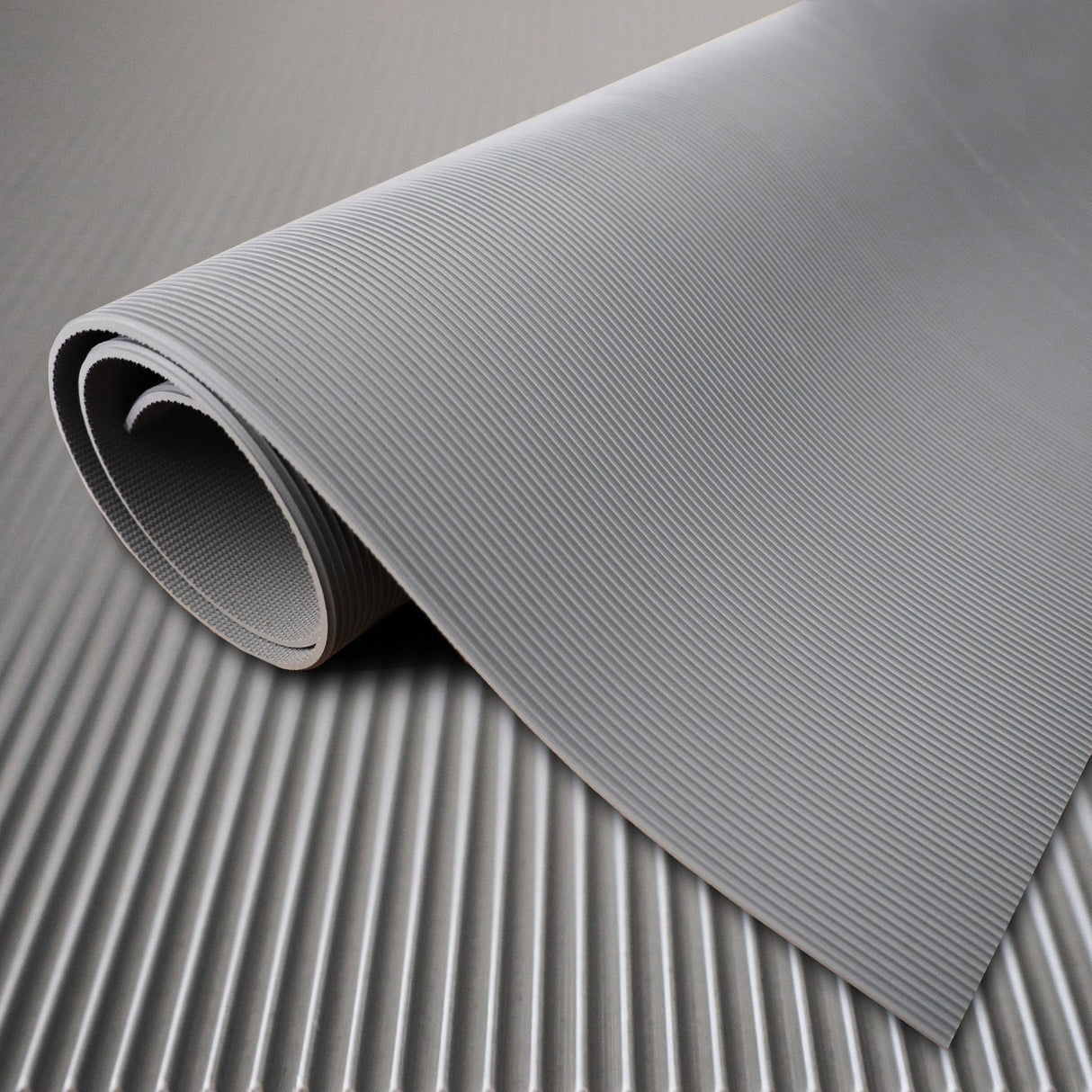 SBR Gummimatte - VOLTA - Isoliermatte - 4,5 mm Stärke Länge: 400cm x Breite: 100cm [ID:1786009457125]