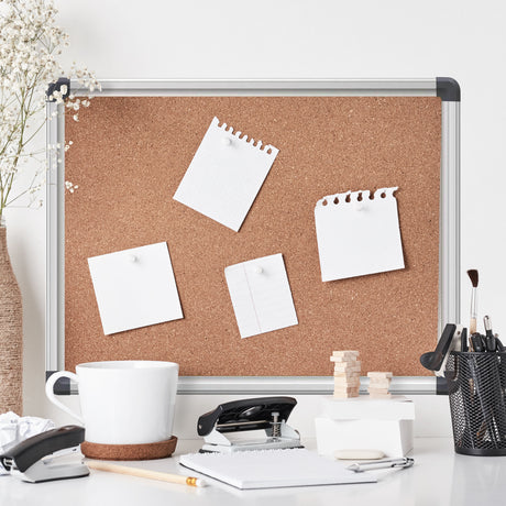 Kork-Pinnwand CORKY | Aluminiumrahmen | Selbstheilend | Erhältlich in 6 Größen